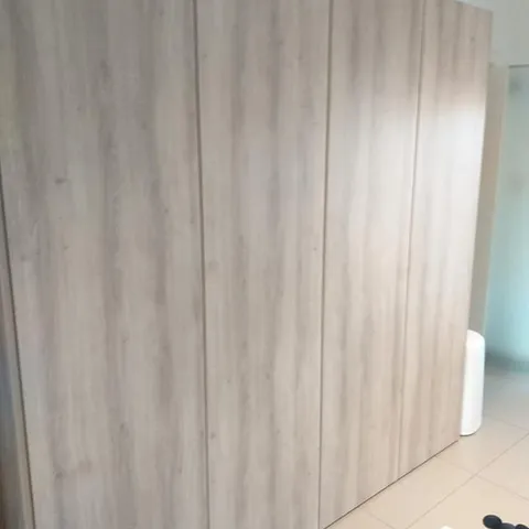 VB Renovatie project — Deuren en Poorten